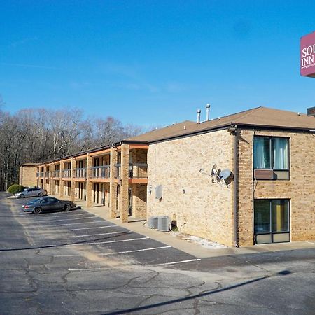 Southern Inn And Suites Spartanburg Eksteriør billede