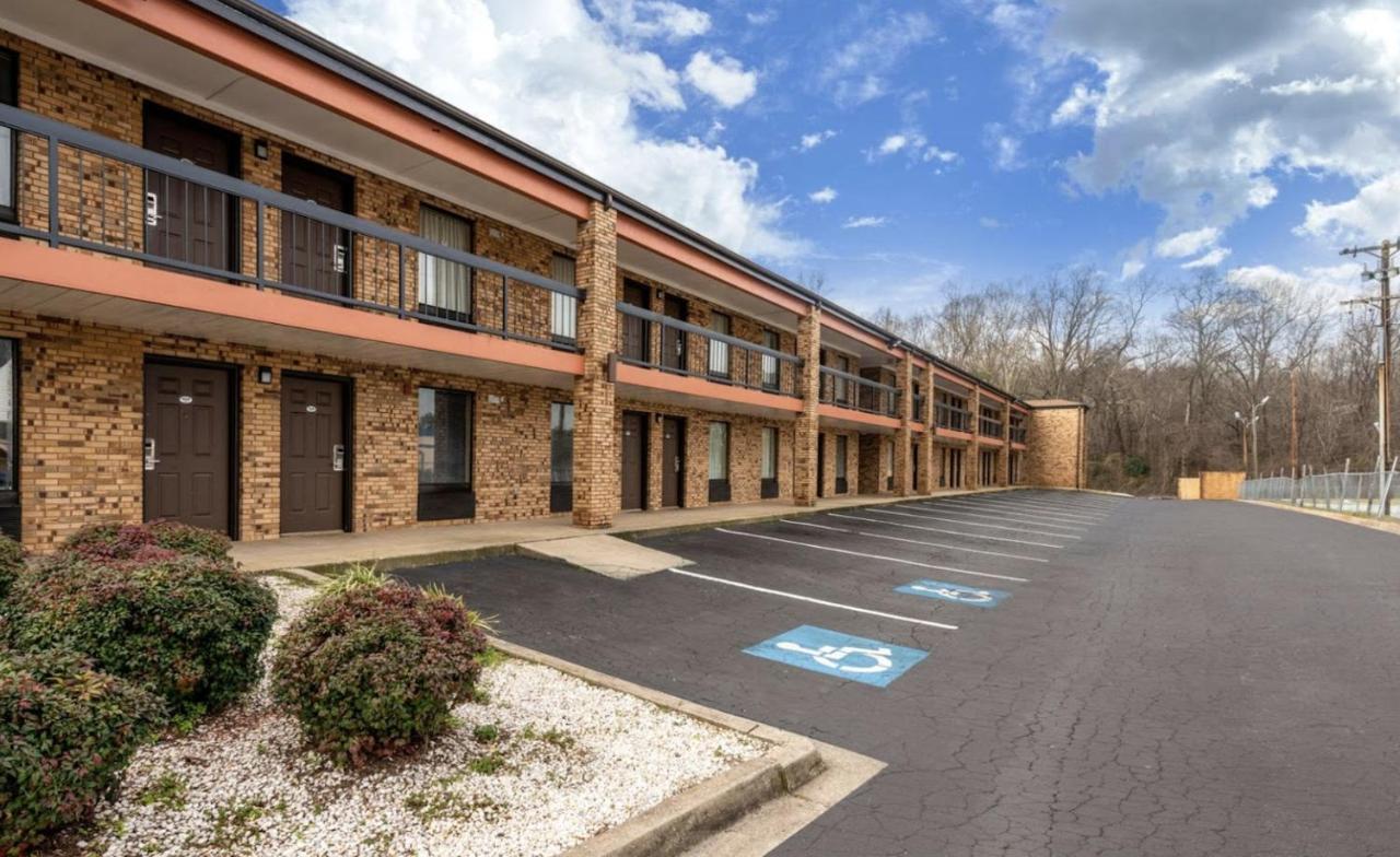 Southern Inn And Suites Spartanburg Eksteriør billede