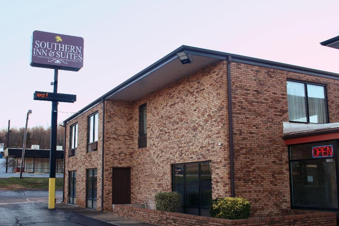 Southern Inn And Suites Spartanburg Eksteriør billede