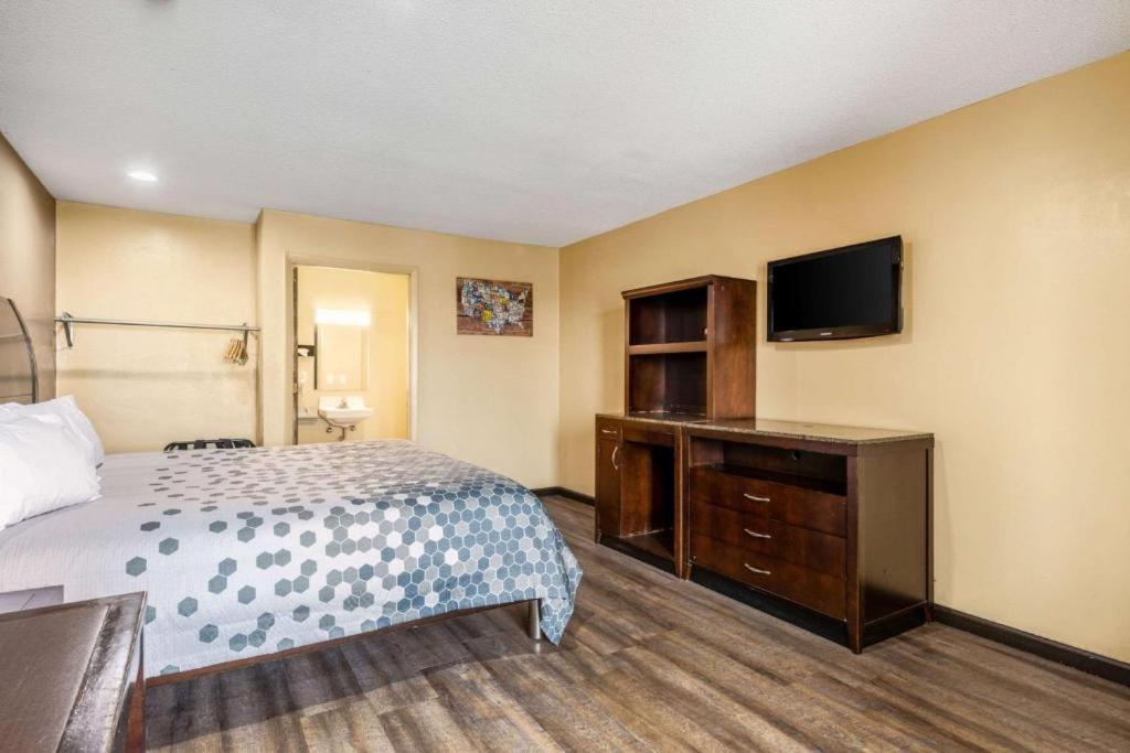 Southern Inn And Suites Spartanburg Eksteriør billede